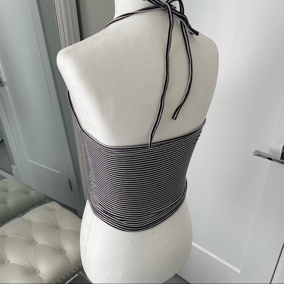 ❄️ Brandy Melville Horizontal Striped Halter Crop​​​​​​ - Picture 3 of 4